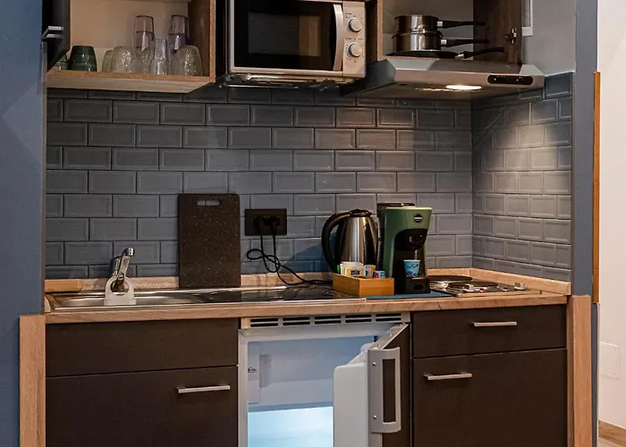Helle Hus - 4 Min To Metro, Modern & Quiet, Direct To Colosseum 4*