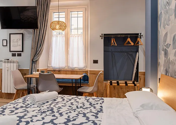 Helle Hus - 4 Min To Metro, Modern & Quiet, Direct To Colosseum 4*