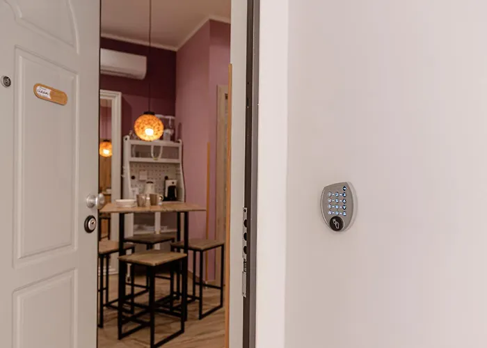 Casa de hóspedes Helle Hus - 4 Min To Metro, Modern & Quiet, Direct To Colosseum 4*
