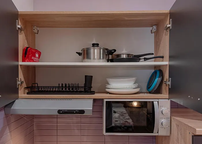 Helle Hus - 4 Min To Metro, Modern & Quiet, Direct To Colosseum 4*
