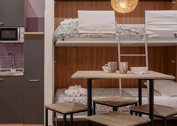 Гостевой дом Helle Hus - 4 Min To Metro, Modern & Quiet, Direct To Colosseum Рим